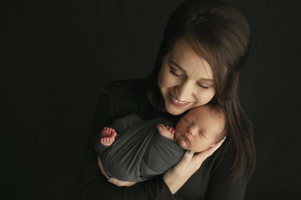 mother newborn photo