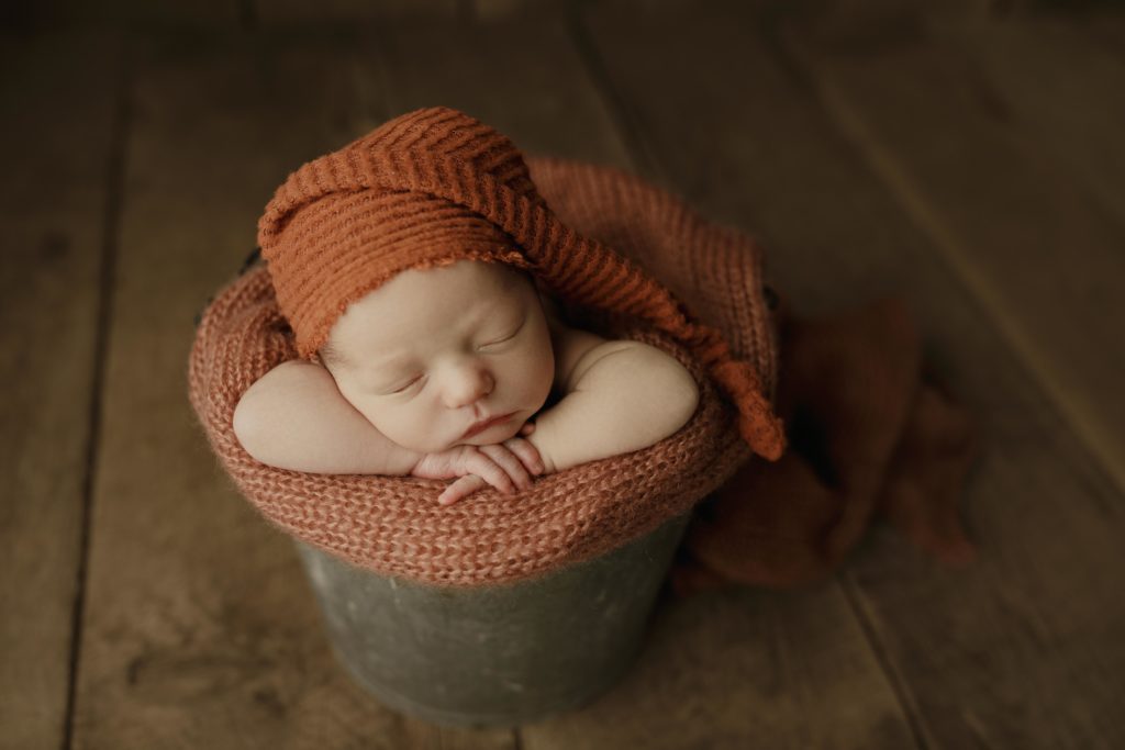 posed newborn session